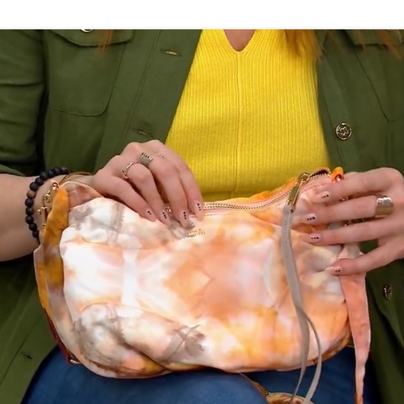 VINCE CAMUTO Washable Nylon Crossbody Harlo In Tye Dye Peach Clay - Picture 5 of 12